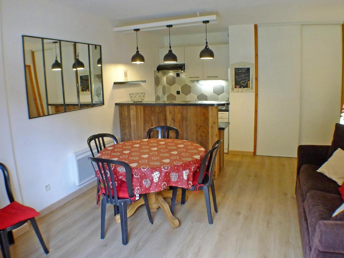 Appartement Confortable Avec Piscines, Terrasse Et Parking A Samoens - Fr-1-629-100 Екстериор снимка