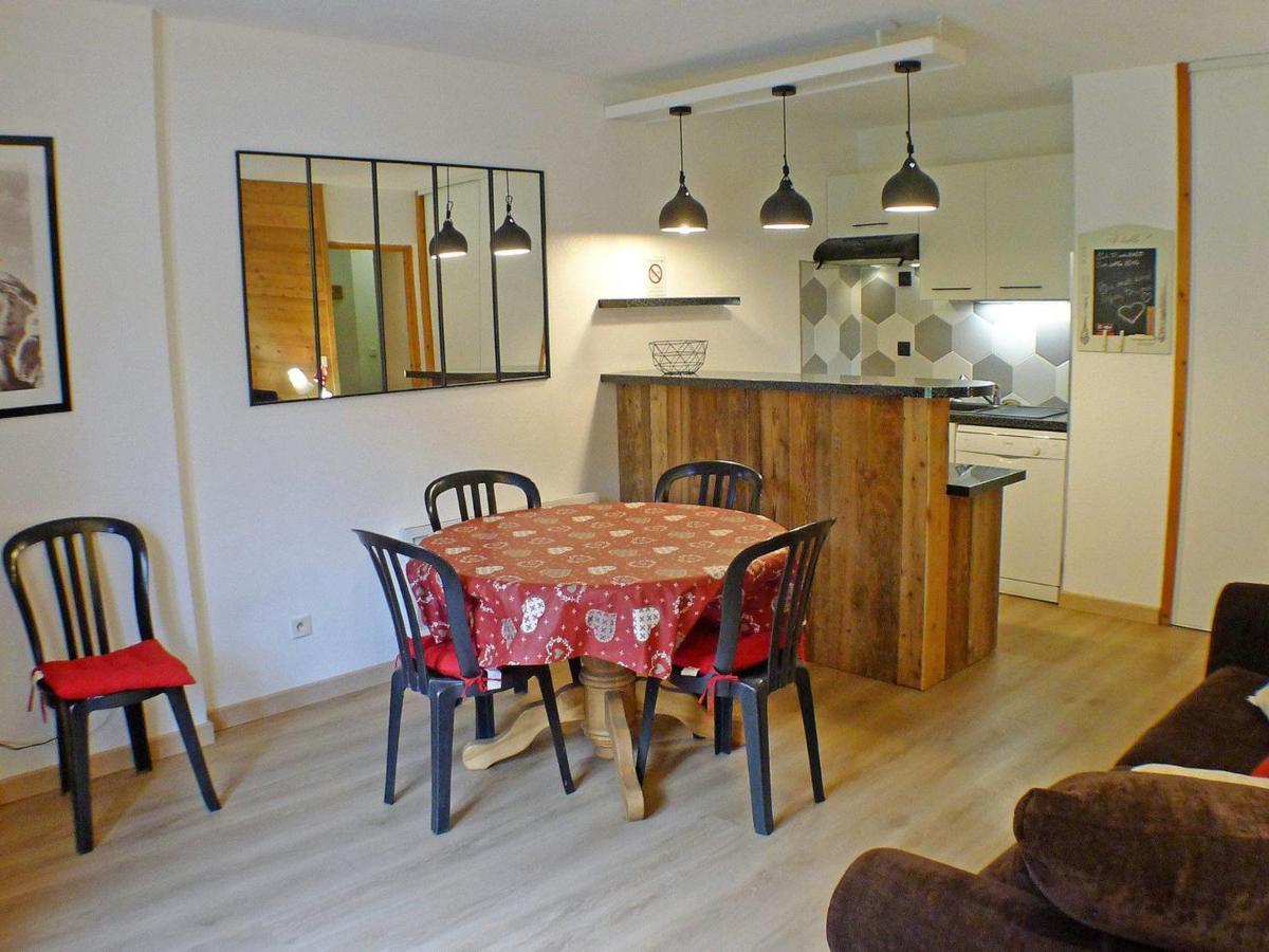 Appartement Confortable Avec Piscines, Terrasse Et Parking A Samoens - Fr-1-629-100 Екстериор снимка